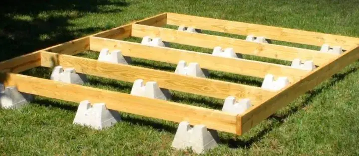 Najlepszy fundament pod domek letniskowy drewniany - uniknij błędów budowlanych