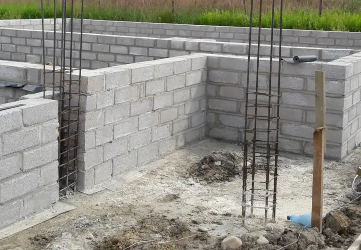 Jaki beton na fundamenty? Wybierz najlepszy rodzaj dla swojej budowy