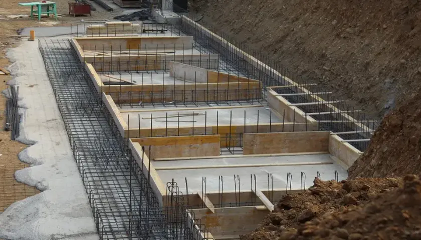 Ile schną fundamenty? Poznaj kluczowe czynniki wpływające na czas schnięcia