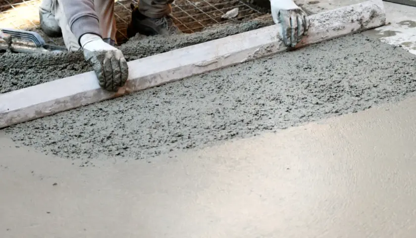 Jaki beton na wylewkę na gruncie? Wybierz najlepszy dla trwałości i wytrzymałości