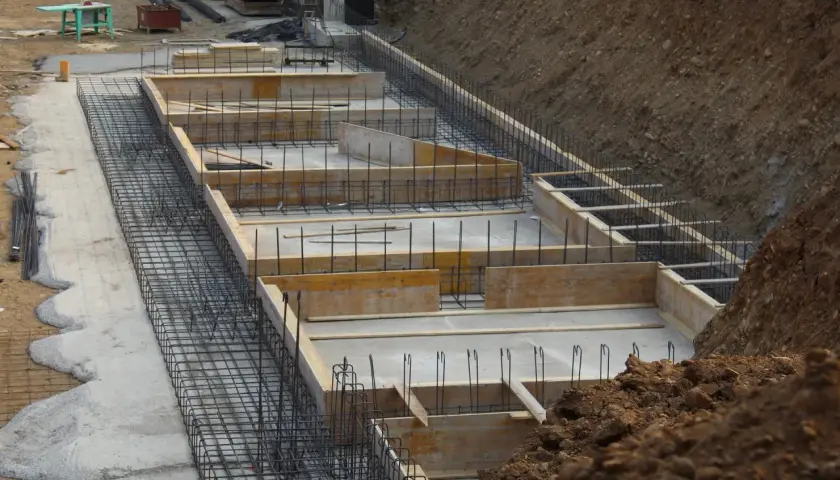 Jakie przepusty w fundamencie są kluczowe dla trwałości budowy?