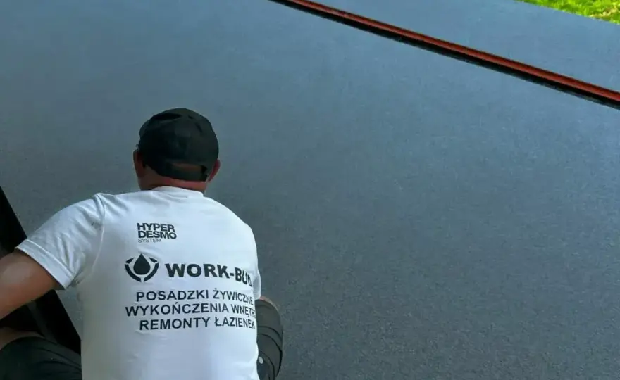 Posadzka żywiczna w garażu - jak wybrać system i uniknąć błędów?