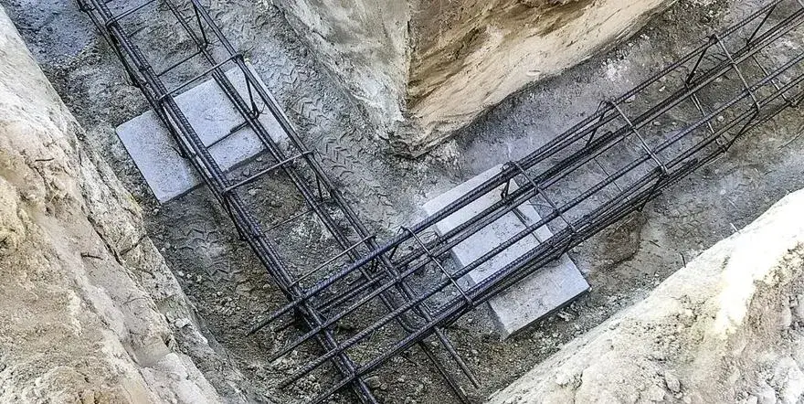 Jakie zbrojenie na fundamenty? Kluczowe wskazówki i błędy do uniknięcia