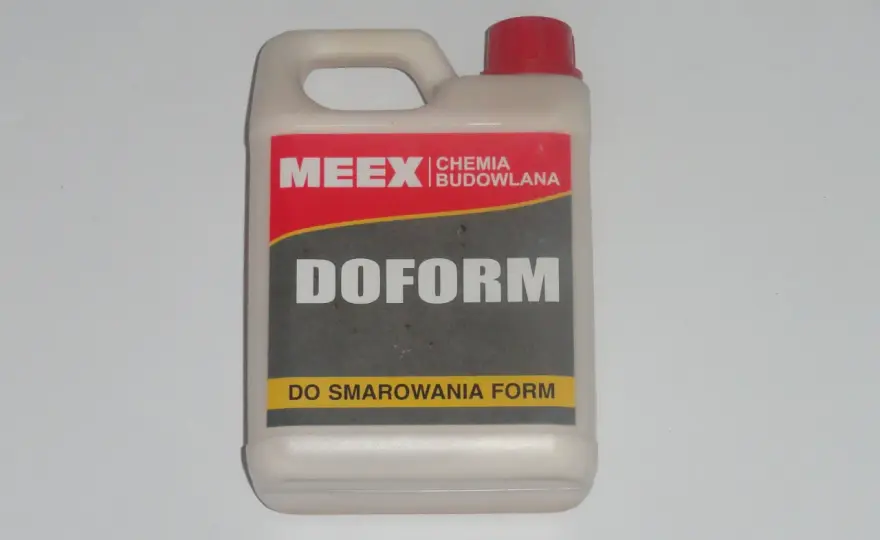 Czym smarować formy do betonu, aby uniknąć problemów z demontażem?