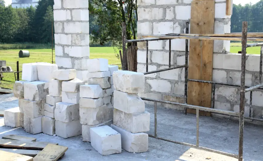 Ile muszą odstać fundamenty, aby uniknąć problemów z budową?