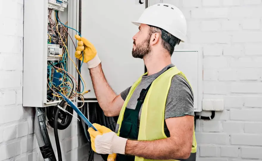 Koszt instalacji elektrycznej - Ile zapłacisz za punkt w 2026?