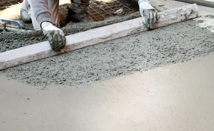 Jaki beton na wylewkę na gruncie? Wybierz najlepszy dla trwałości i wytrzymałości